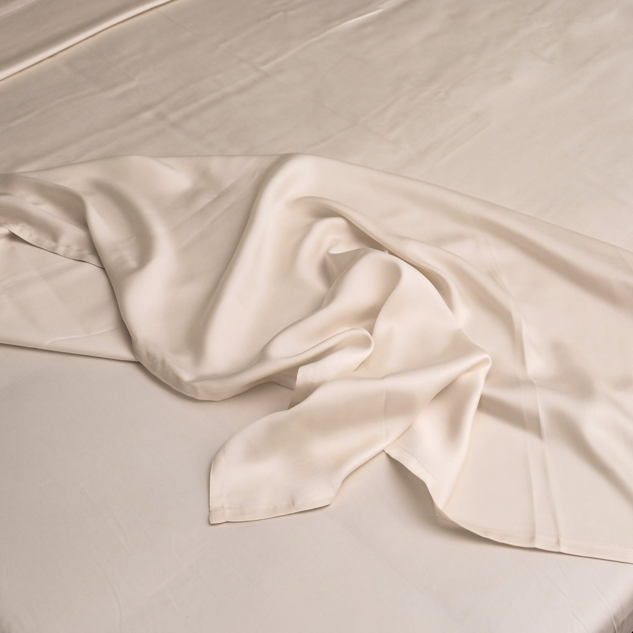 Are Bamboo Sheets the Same as Tencel? Comparing Bamboo and Tencel Sheets for Optimal Comfort and Sustainability